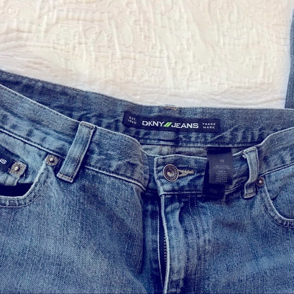 DKNY Women’s Jeans. Size 10 - Picture 4 of 4